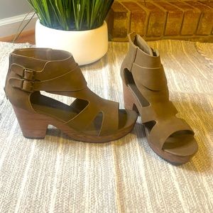 Size 11 small chunky heel